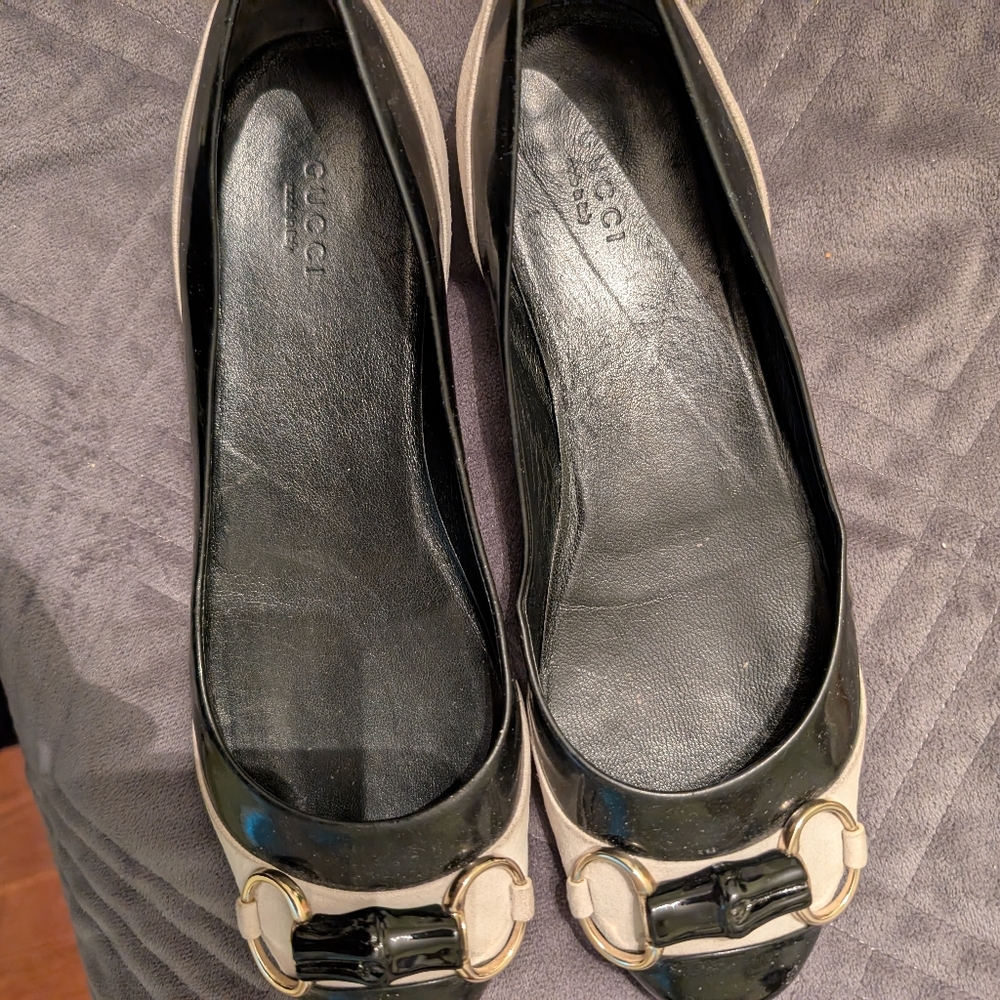 Authentic Gucci Women's Black and Cream Flats
